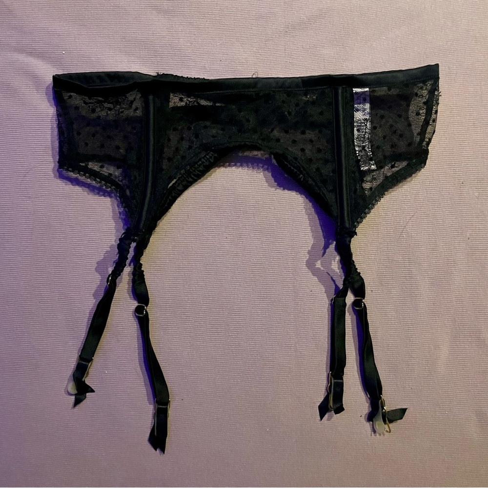 VS lace garter belt xs